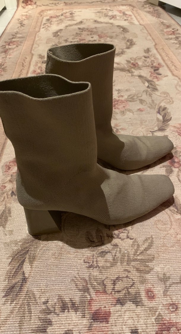 Bej Örgü Detaylı Kadın Bot - Görsel 4