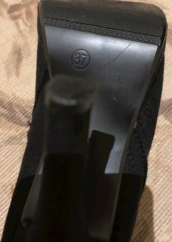 Siyah Süet Benetton Topuklu Kadın Bot - Görsel 7