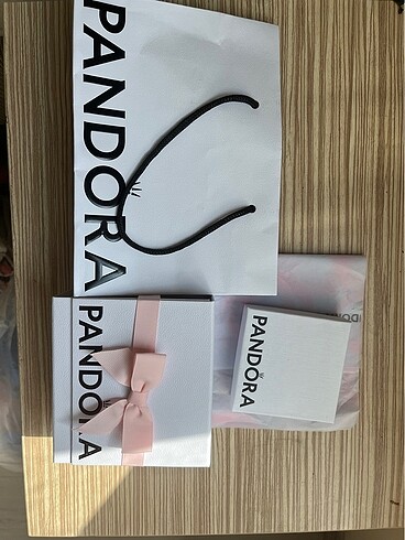 Pandora ambalajı orjinal