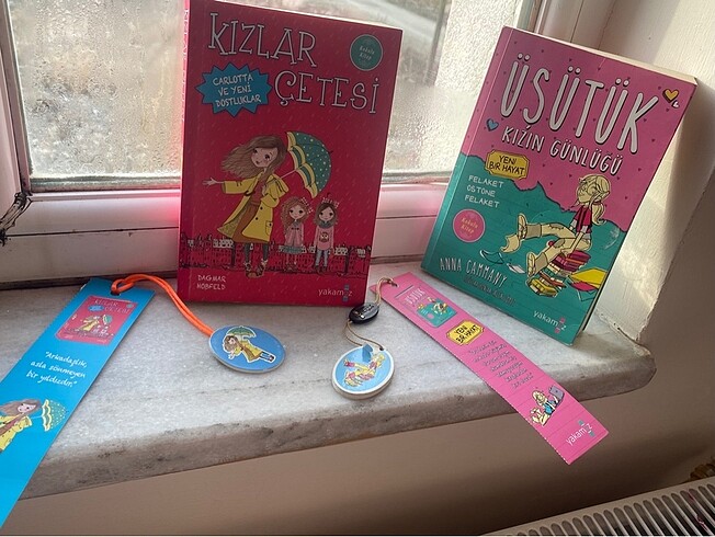 Üşütük kızın günlüğü ve kız çetesi