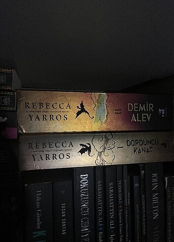 rebecca yarros - dördüncü kanat / demir alev