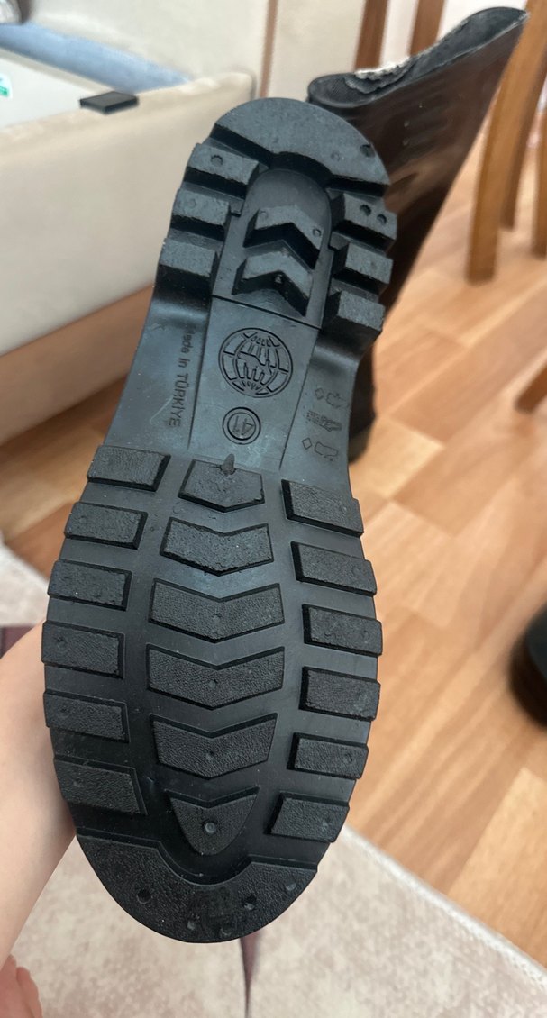 Siyah Rugan Dizüstü Çizme - Görsel 3