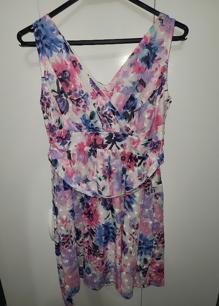 Çiçekli elbise - Görsel 2