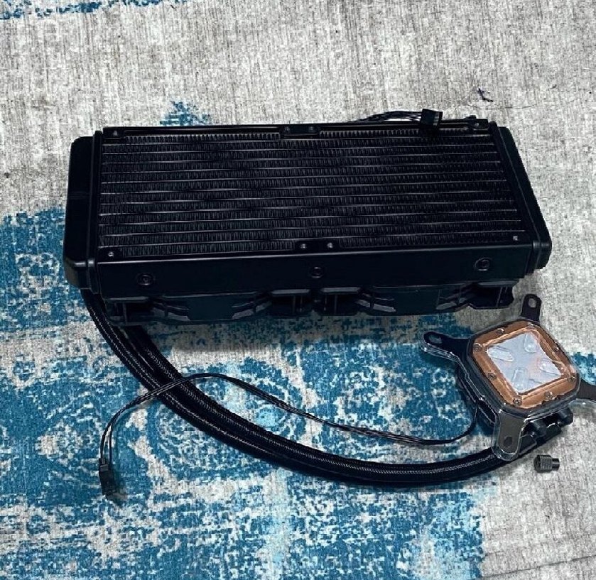 CORSAIR CW-9060040-WW Y.PERFORMANS SIVI İŞLEMCİ SOĞUTUCUSU - Görsel 4