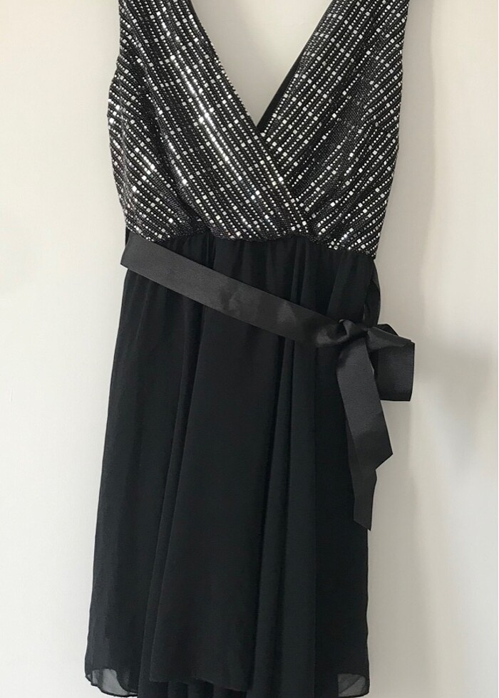 Siyah v yaka elbise - Görsel 2