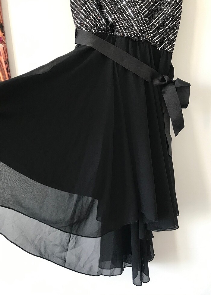 Siyah v yaka elbise - Görsel 3