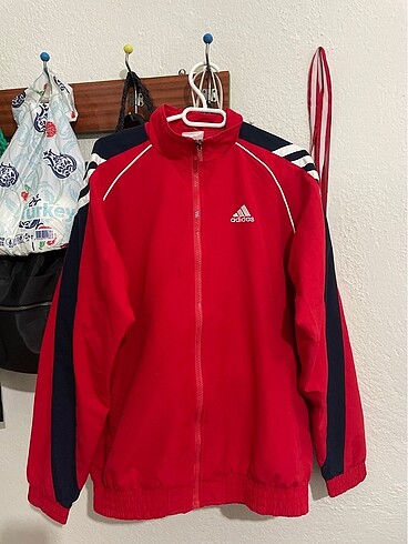 Adidas kırmızı ceket