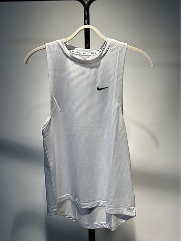 Nike askılı
