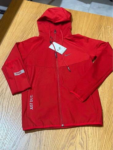 Nike eşofman üstü