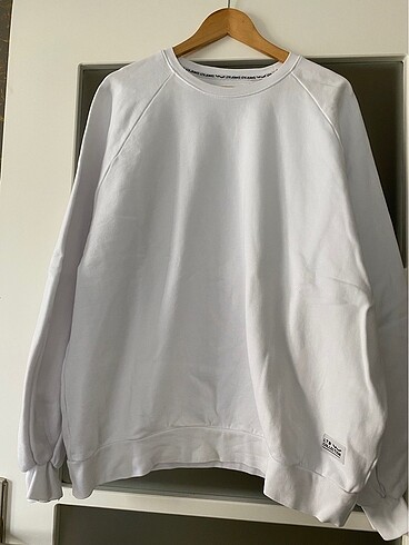 Hiç giyilmedi sıfır sweatshirt