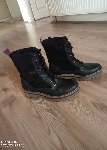 Siyah Süet Bağcıklı Topuklu Kadın Bot sıfır ayarında - Görsel 4