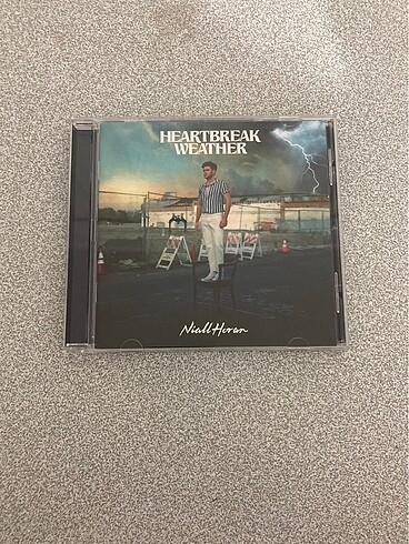 Niall Horan-Heartbreak Weather Albüm