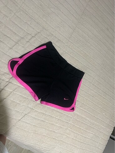 Nike şort