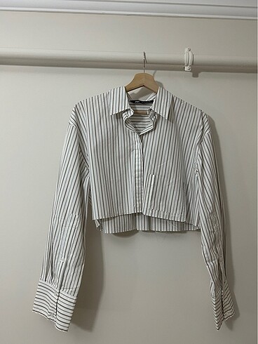 Zara crop gomlek