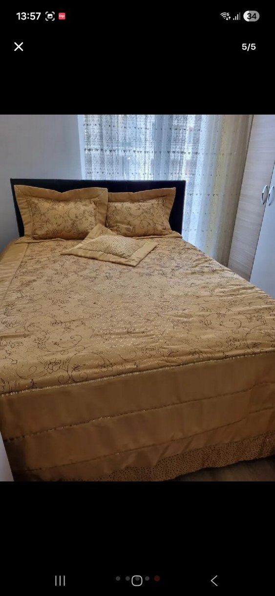 Kahverengi İşlemeli Parlak Yatak Örtüsü - Görsel 2