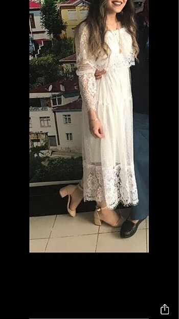 Beyaz güpürlü elbise