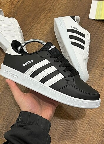 Adidas spor ayakkabı 