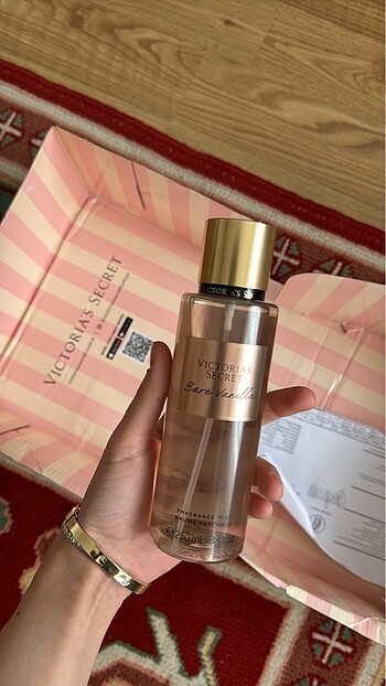 victoria secret vücut spreyi bare vanilla