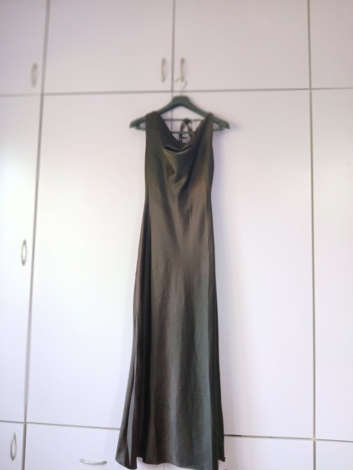 Kahverengi saten elbise - Görsel 3