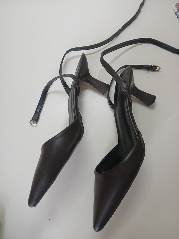 Kahverengi topuklu ayakkabı - Görsel 3