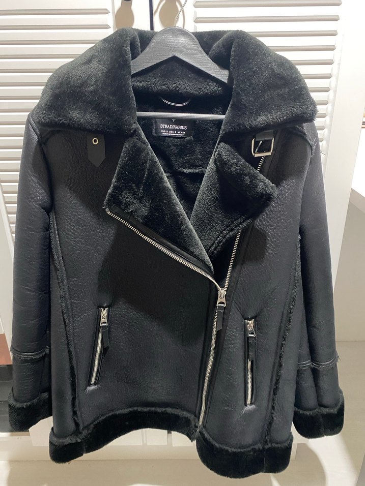 Stradivarius Siyah Kürklü Biker
Deri Kadın Ceket - Görsel 4