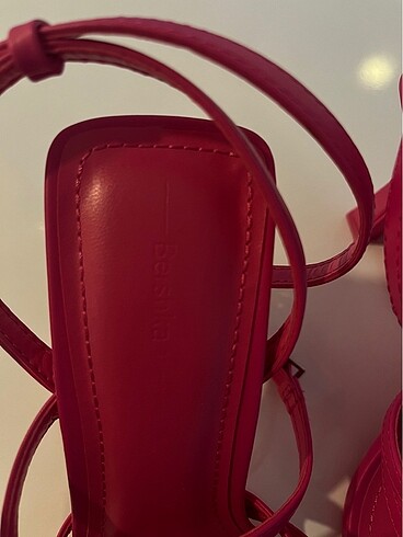 37 Beden Bershka topuklu ayakkabı
