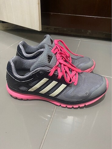 39 Beden Adidas spor ayakkabı
