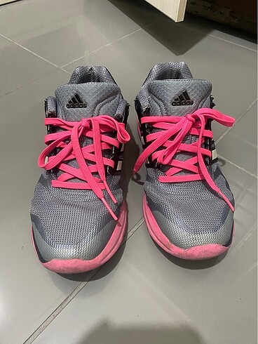 Adidas spor ayakkabı