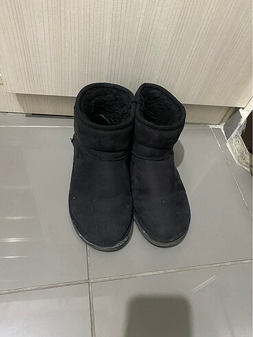 Ugg Ugg bot