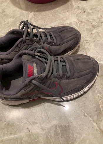 Nike Gri Bağcıklı Kadın Spor Ayakkabı