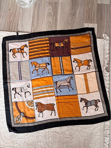 hermes ipeksi vintage at desenli şal