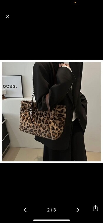 Stradivarius Y2K leopar desenli yumuşak tüylü çanta