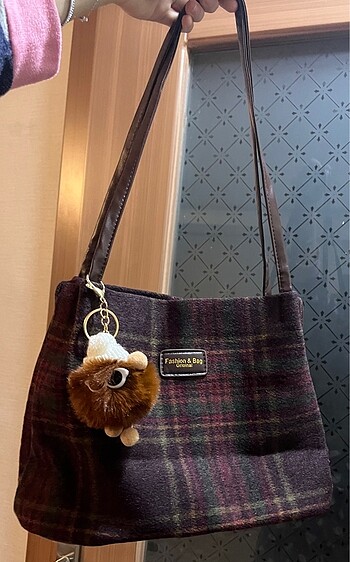 y2k vintage goth ekoseli charmlı tote çanta