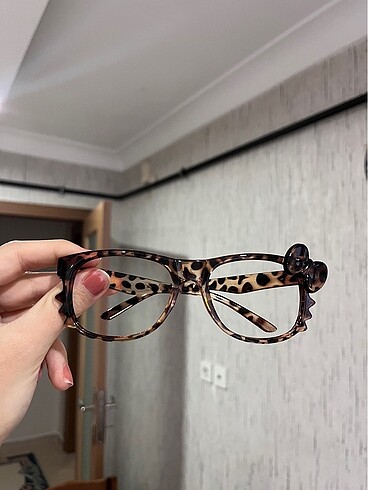 y2k hello kitty leopar desenli gözlük