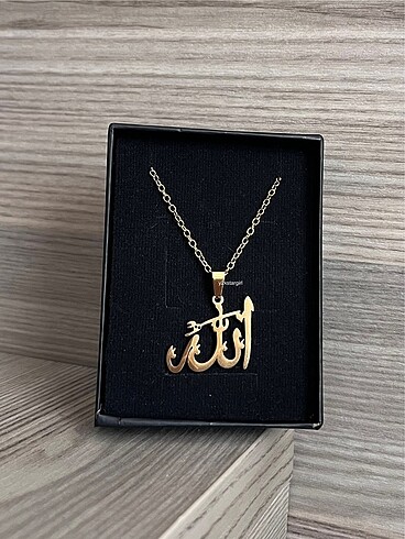 Diğer Allah yazılı çelik kolye