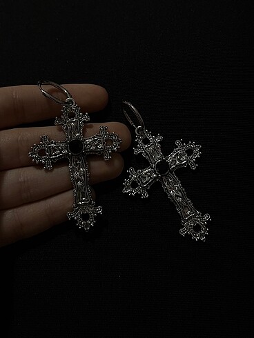 Beden gri Renk vintage gotik haç siyah taşlı küpe