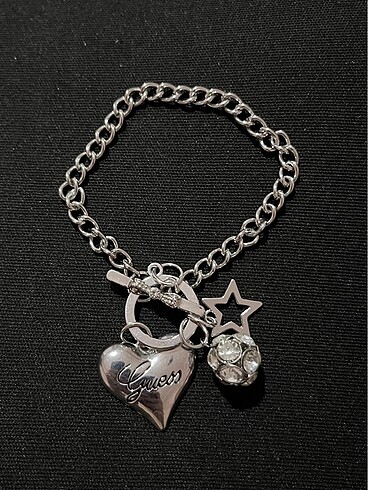 Guess guess vintage kalp charmlı bileklik