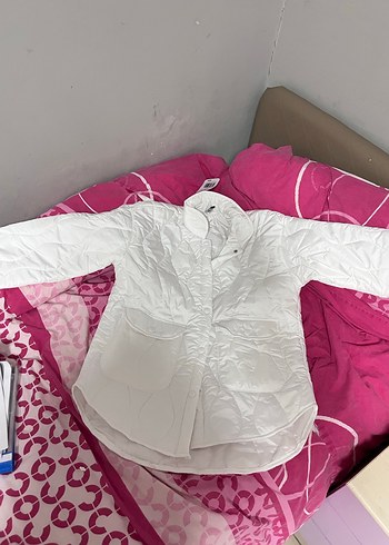 Kadın Beyaz Kapüşonlu Mont - Görsel 3