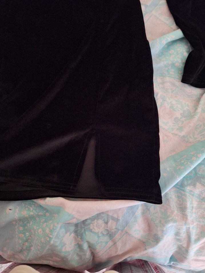 Siyah u Yakalı Uzun Kollu Midi Elbise - Görsel 2