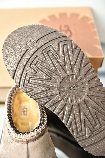 39 Beden UGG BOT