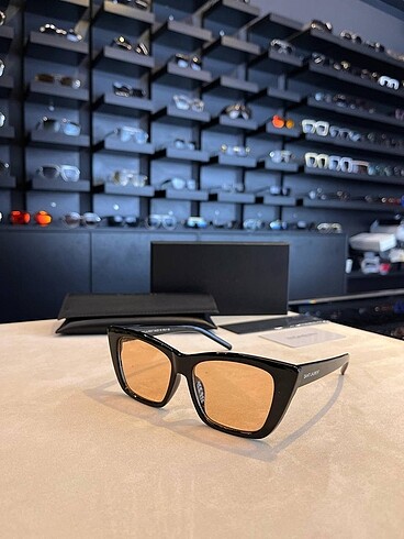 YVES SAINT LAURENT GÖZLÜK