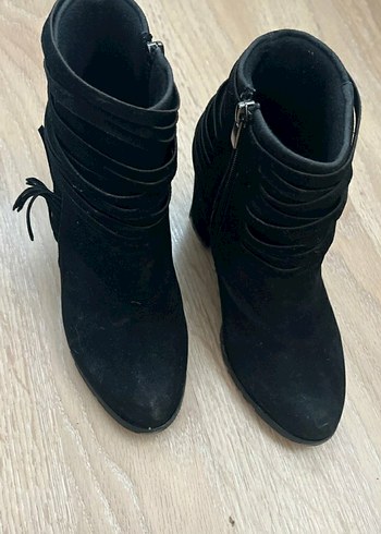 Siyah Süet Tokalı Blok Topuklu Kadın Bot - Görsel 2