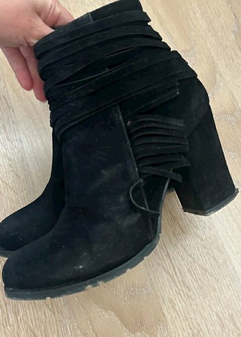Siyah Süet Tokalı Blok Topuklu Kadın Bot - Görsel 3