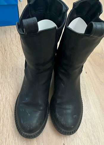 Siyah Lastik Kadın Botlar, Tokalı, Kalın Topuklu - Görsel 2