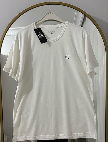 Calvin Klein T-shirt