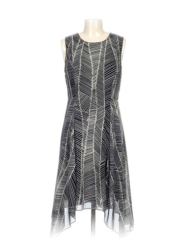 DKNY Kısa Elbise %70 İndirimli.