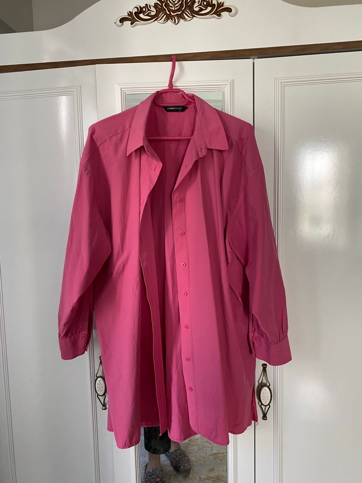 Pembe Uzun Kollu Düğmeli Kadın Gömlek - Görsel 2