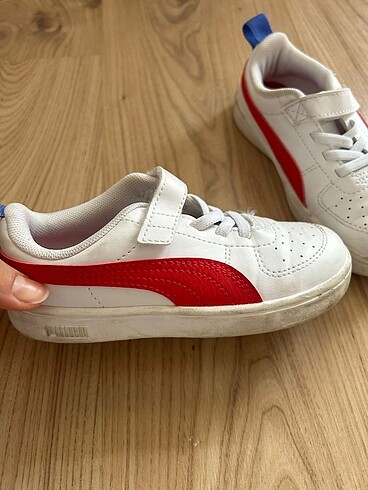 28 Beden beyaz Renk Puma ayakkabı