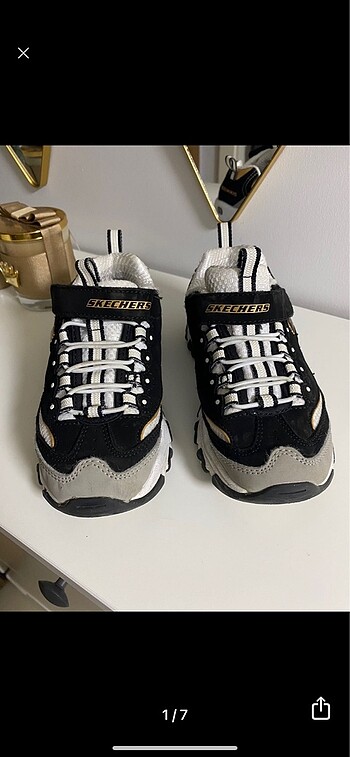 Skechers