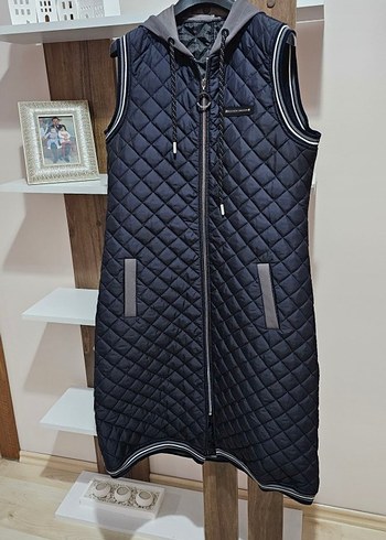 Kadın Siyah Uzun Kapitone Spor Yelek. m38 beden